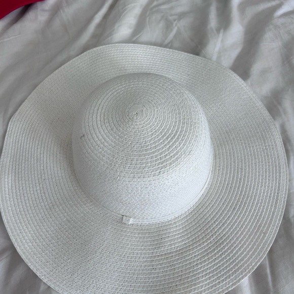 Time and Tru Classic White Wide-Brim Hat - Picture 9 of 9